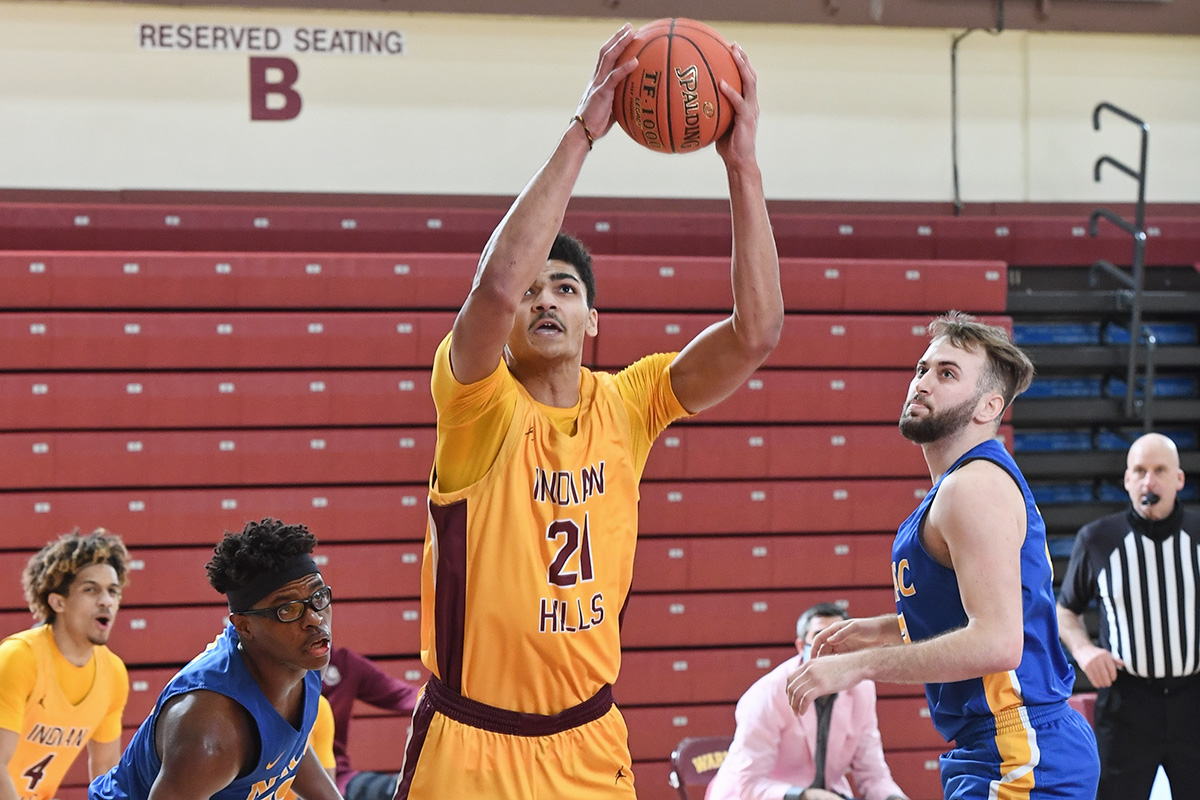 IHCC GETS BY SCRAPPY NIACC, 90-77
